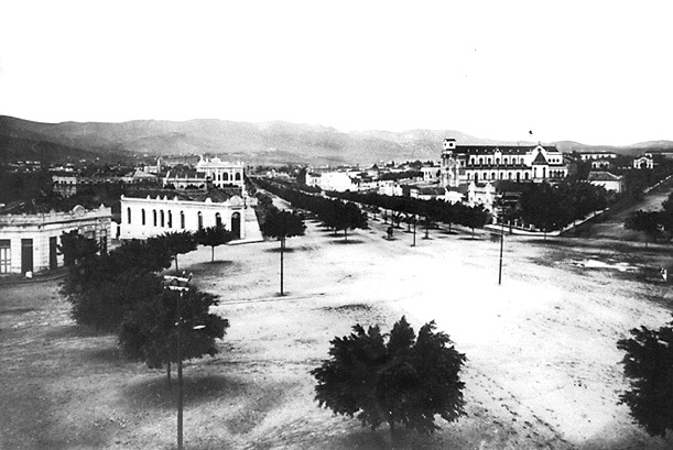 Praça Sete e Avenida Afonso Pena em 1900