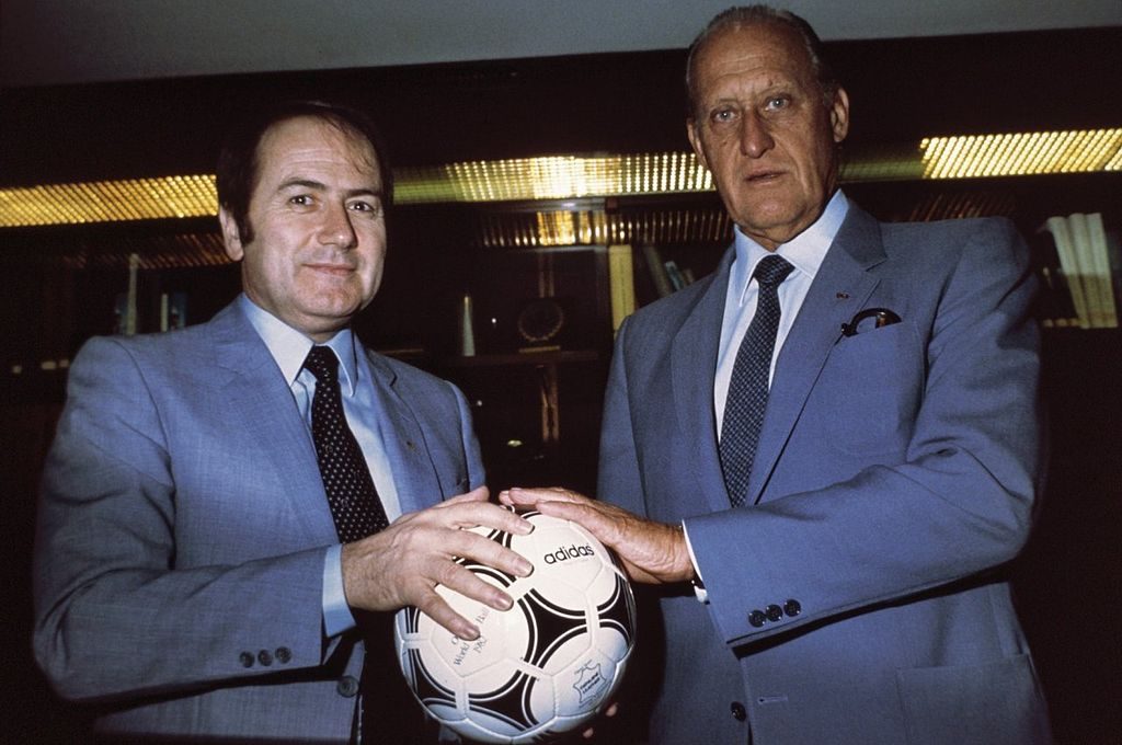 Joseph Blatter, então secretário geral, e João Havelange, presidente da FIFA